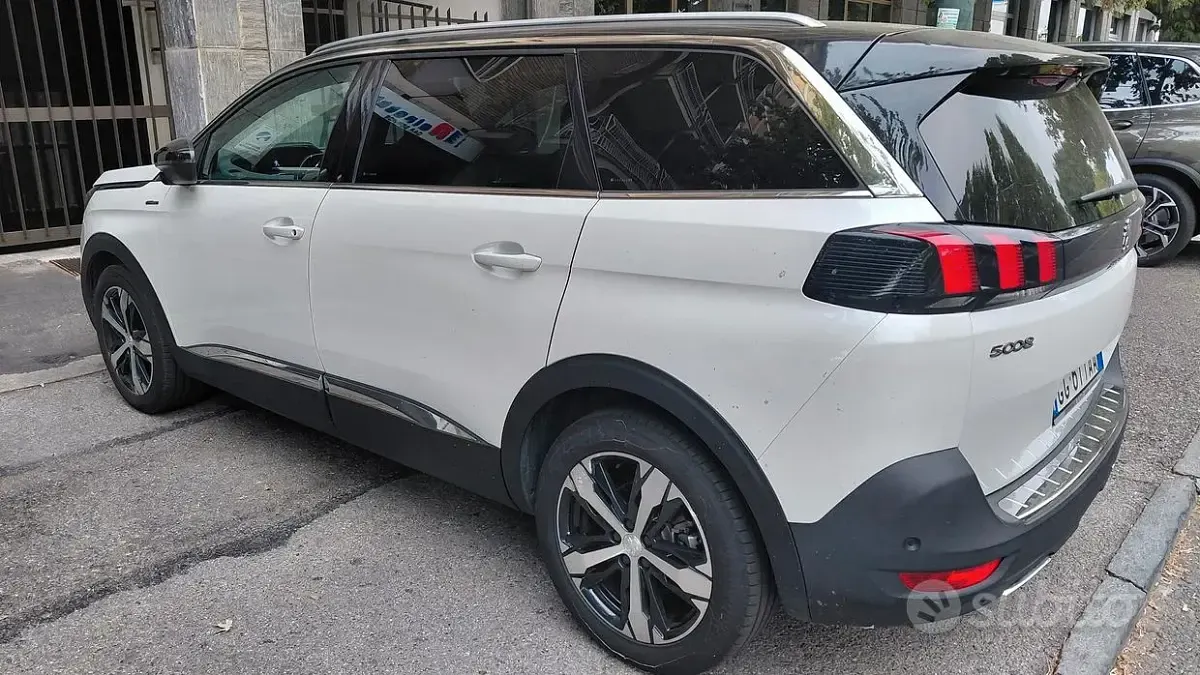 Usata Peugeot 5008 GT 131 CV (96 kW) 2021 Bianco SUV