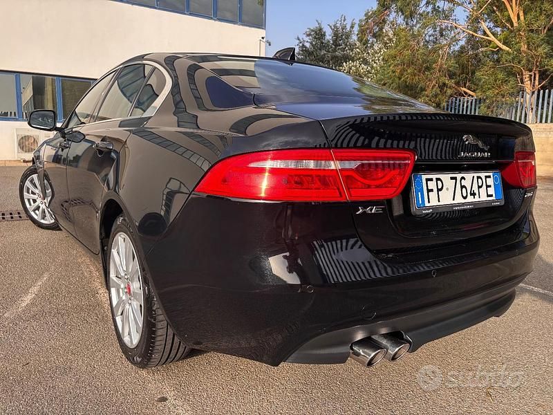 Usata Jaguar XE Portfolio 180 CV (132 kW) 2018 Berlina
