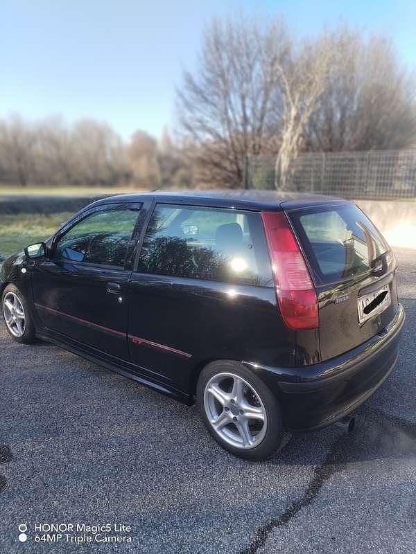 Usata Fiat Punto 133 CV (97 kW) 1995 Berlina