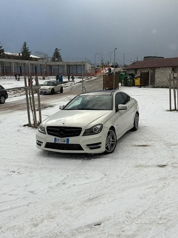 Usata Mercedes C220 170 CV (125 kW) 2011 Bianco Coupé