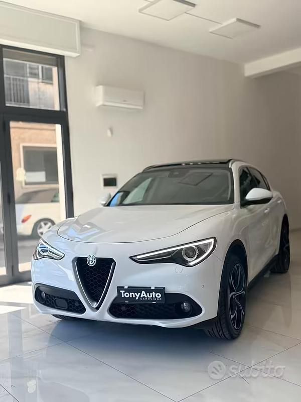 Usata Alfa Romeo Stelvio Super 210 CV (154 kW) 2017 Bianco SUV