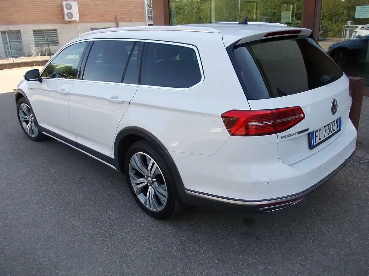 Usata VW Passat Alltrack 150 CV (110 kW) 2016 Bianco Station wagon