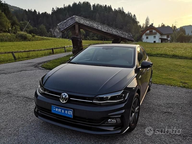 Usata VW Polo R-line 116 CV (85 kW) 2018 Grigio Utilitaria