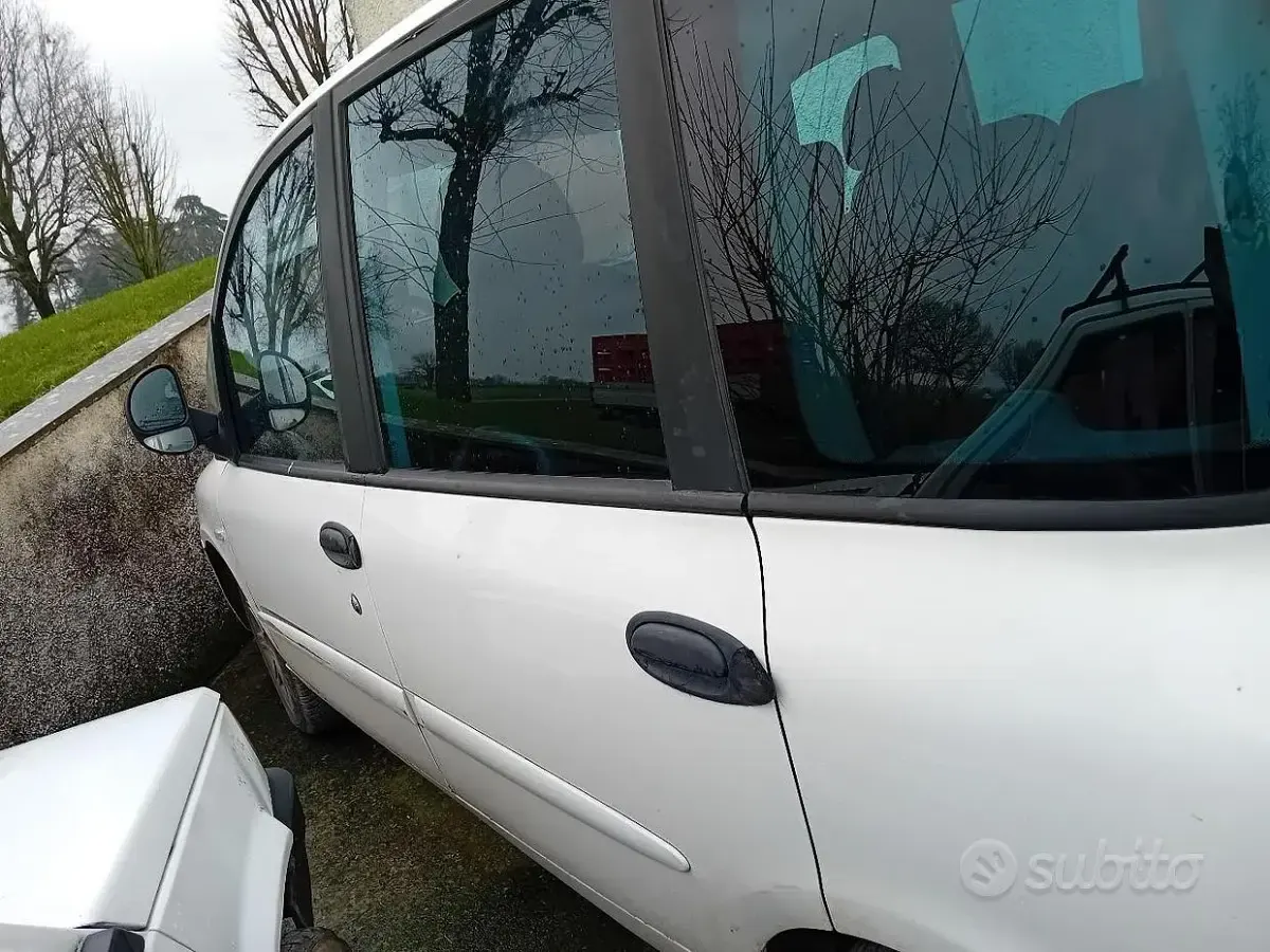 Usata Fiat Multipla 103 CV (75 kW) 2009 Bianco Monovolume