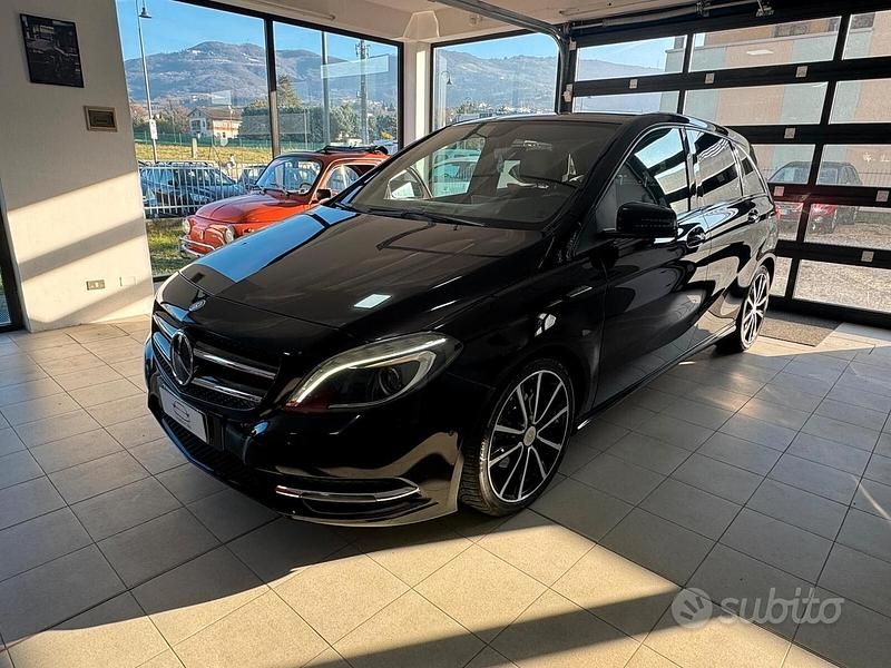 Usata Mercedes B200 Premium 136 CV (100 kW) 2014 Nero Monovolume