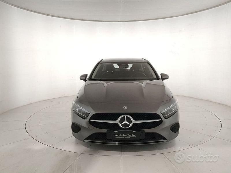 Usata Mercedes A180 Advanced 115 CV (84 kW) 2025 Grigio Berlina