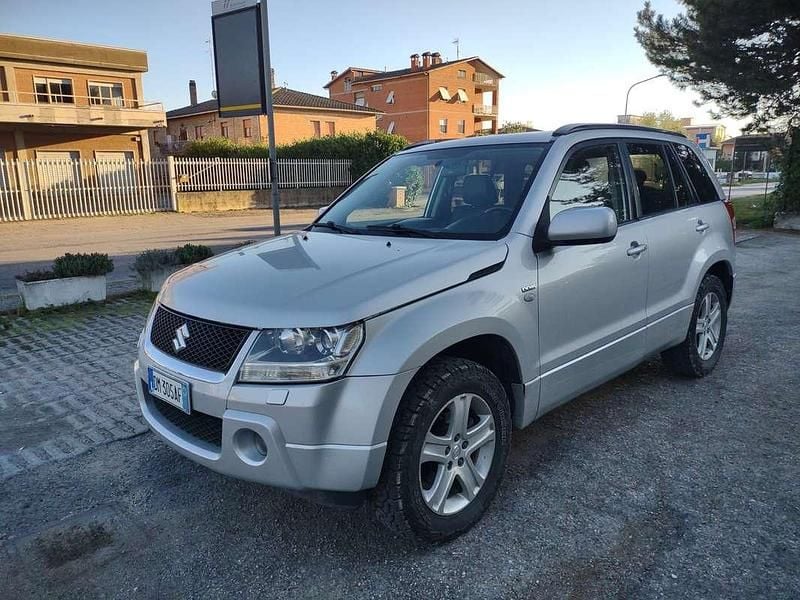 Argento Usata 2008 Suzuki Grand Vitara SUV | 4000 € (Ottimo prezzo) - Immagine 1/4