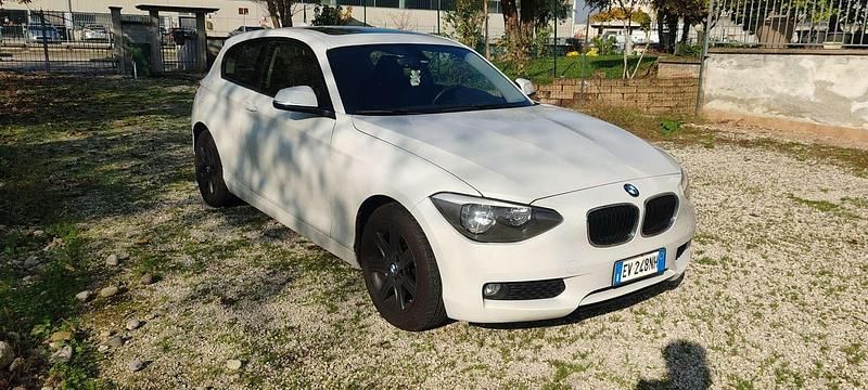 Usata BMW 118 143 CV (105 kW) 2014 Bianco Utilitaria