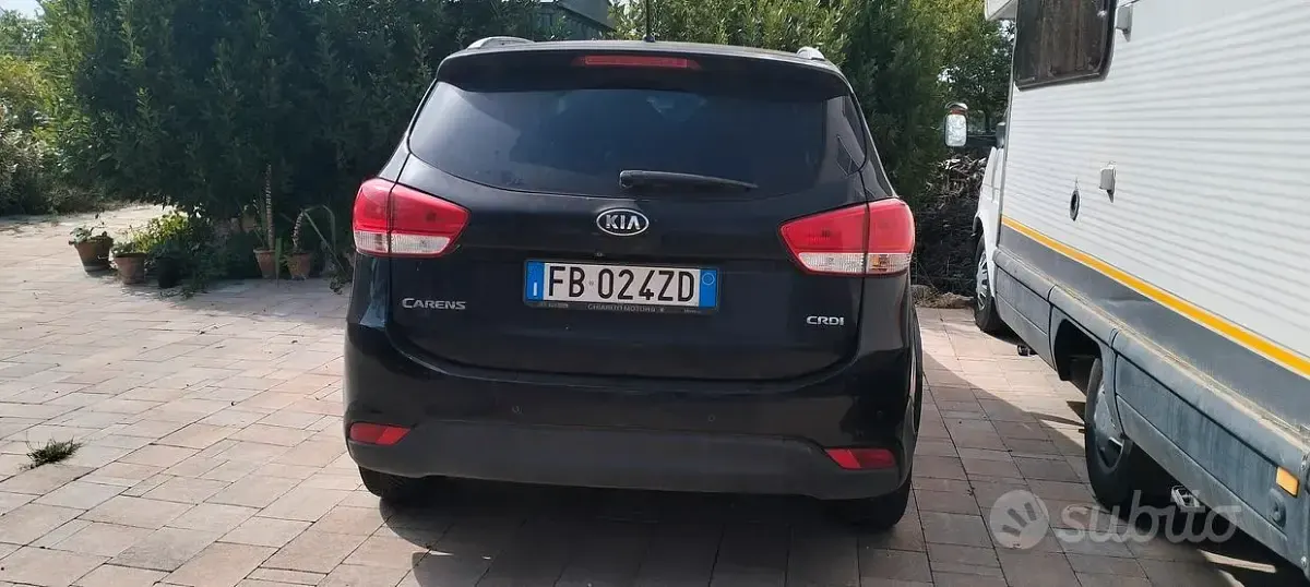 Usata Kia Carens 115 CV (84 kW) 2015 Nero Monovolume