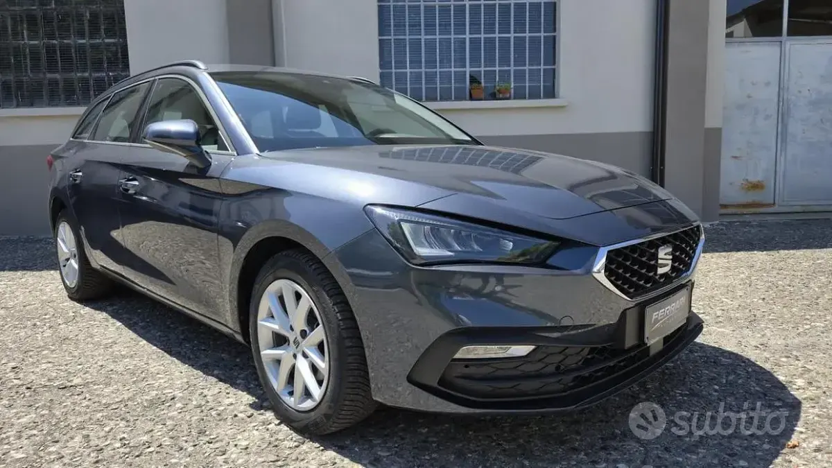 Usata Seat Leon Business 110 CV (80 kW) 2023 Grigio Station wagon