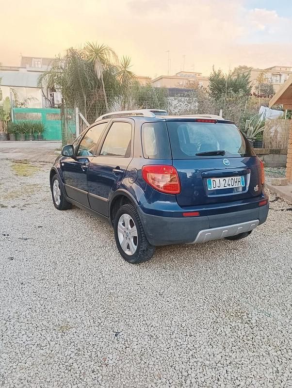 Usata Fiat Sedici Emotion 120 CV (88 kW) 2008 Blu SUV