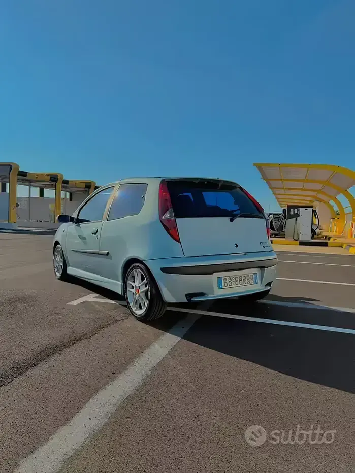 Usata Fiat Punto 131 CV (96 kW) 2002 Blu Utilitaria