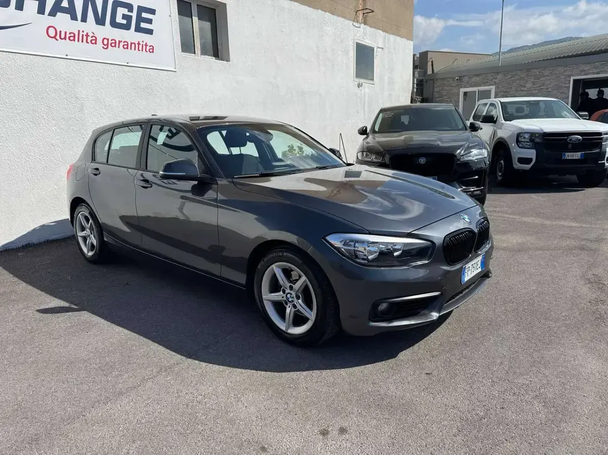 Usata BMW 118 150 CV (110 kW) 2018 Grigio Utilitaria