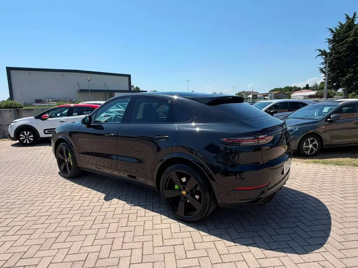 Usata Porsche Cayenne Platinum Edition 340 CV (250 kW) 2023 Nero SUV