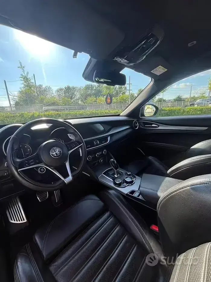 Usata Alfa Romeo Stelvio Executive 210 CV (154 kW) 2019 Nero SUV