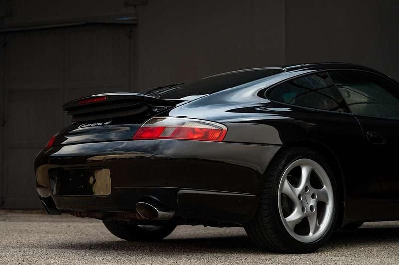 Usata Porsche 911 Carrera 4 300 CV (220 kW) 2001 Nero Coupé