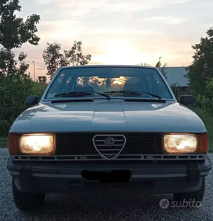 Usata Alfa Romeo Giulietta 109 CV (80 kW) 1980 Grigio Berlina