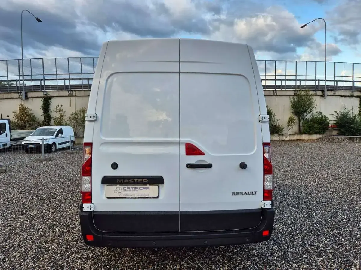 Usata Renault Master 150 CV (110 kW) 2022 Bianco Monovolume