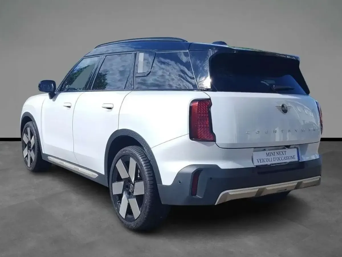 Usata Mini Cooper Countryman Favoured 150 CV (110 kW) 2024 Bianco SUV