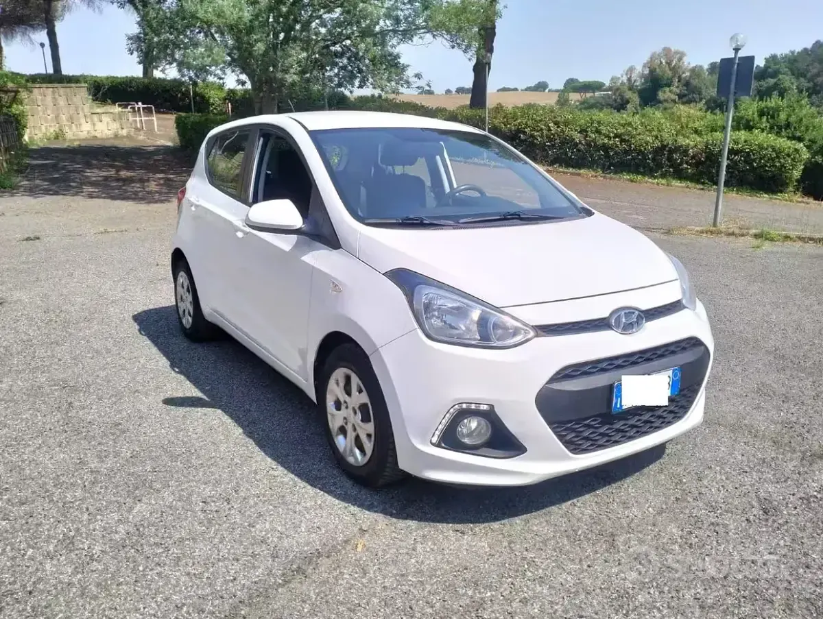 Usata Hyundai i10 Comfort 67 CV (49 kW) 2016 Bianco Utilitaria