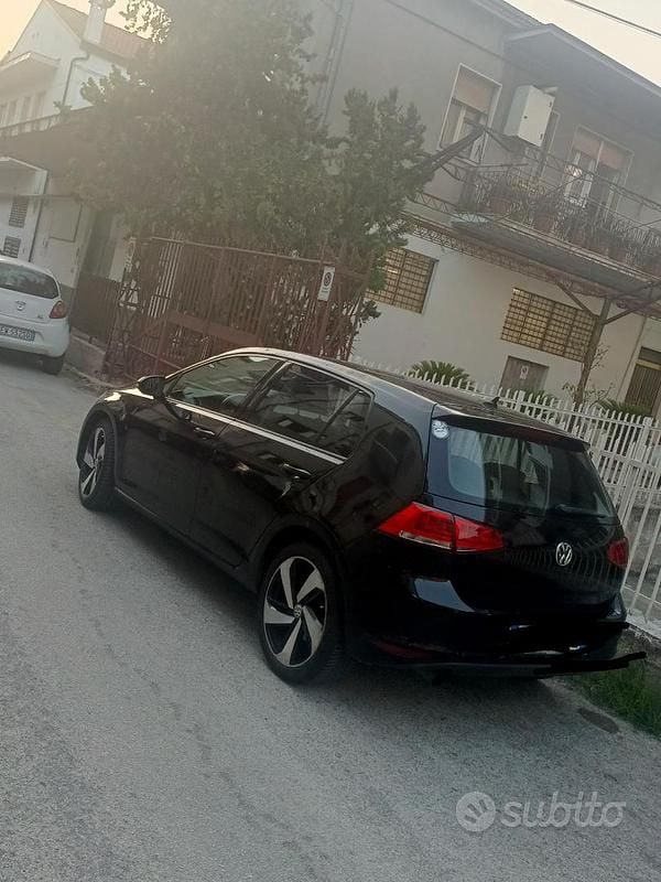 Usata VW Golf VII 110 CV (80 kW) 2015 Nero Berlina