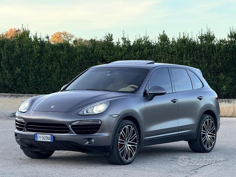 Usata Porsche Cayenne 245 CV (180 kW) 2012 Grigio SUV