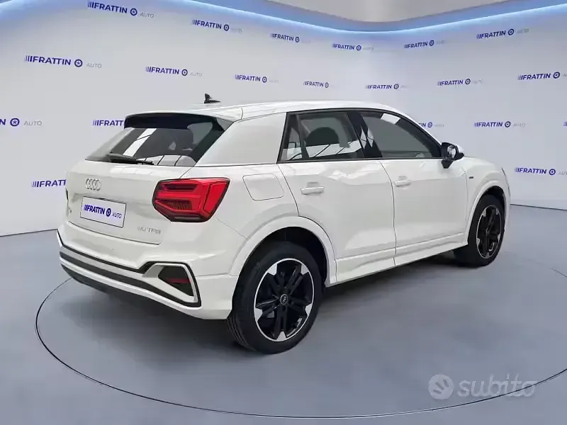 Käytetty Audi Q2 S-Line 110 HP (80 kW) 2025 Valkoinen Katumaasturi