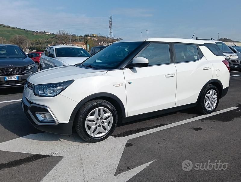 Usata SsangYong XLV 115 CV (84 kW) 2018 Bianco SUV