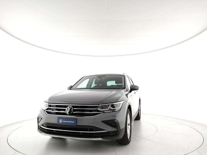 Moonstone grey Usata 2022 VW Tiguan Elegance SUV | 28.900 € (Buon prezzo) - Immagine 1/4