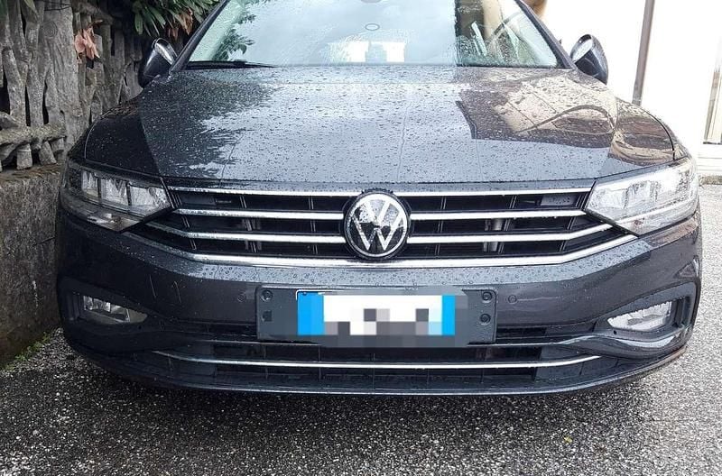 Grigio Usata 2021 VW Passat Executive Station wagon | 24.900 € (Molto cara) - Immagine 1/4
