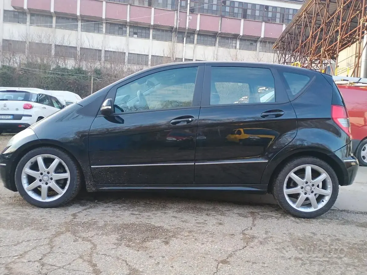 Usata Mercedes A180 Edition 109 CV (80 kW) 2011 Nero Utilitaria