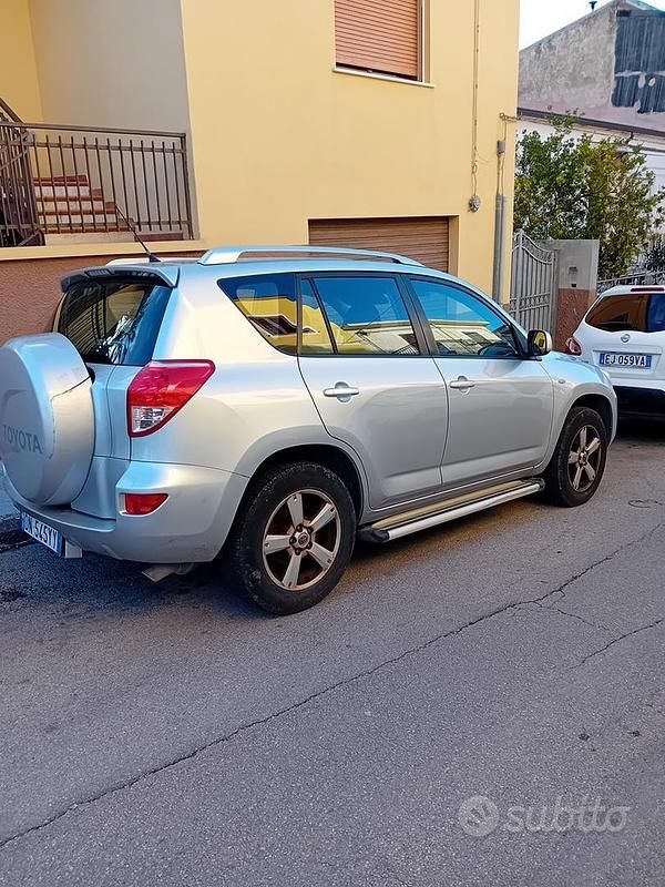 Usata Toyota RAV4 150 CV (110 kW) 2008 Grigio SUV