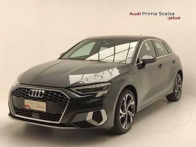 Usata Audi A3 Advanced Plus 204 CV (150 kW) 2024 Grigio manhattan metallizzato Berlina