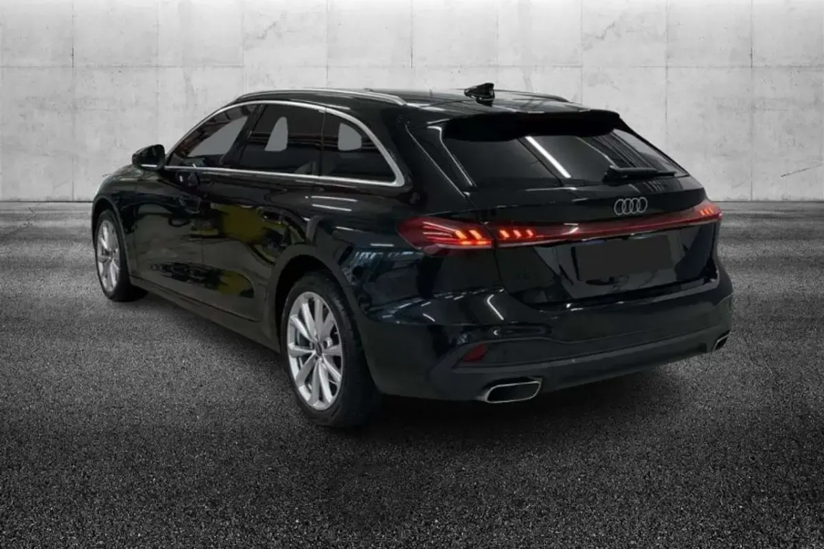 Usata Audi A5 Business 150 CV (110 kW) 2025 Nero Station wagon