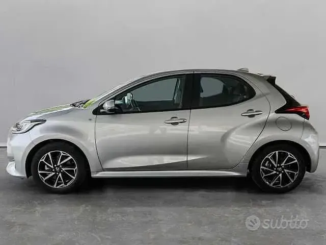 Second-hand Toyota Yaris Hybrid Trend 92 CP (67 kW) 2022 Maro Berlinǎ