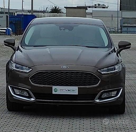 Usata Ford Mondeo Vignale 180 CV (132 kW) 2016 Marrone Station wagon