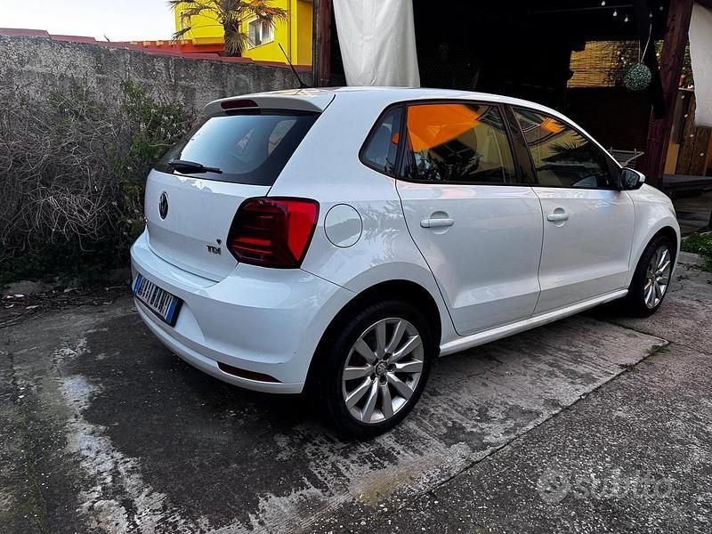 Usata VW Polo 75 CV (55 kW) 2015 Bianco Berlina