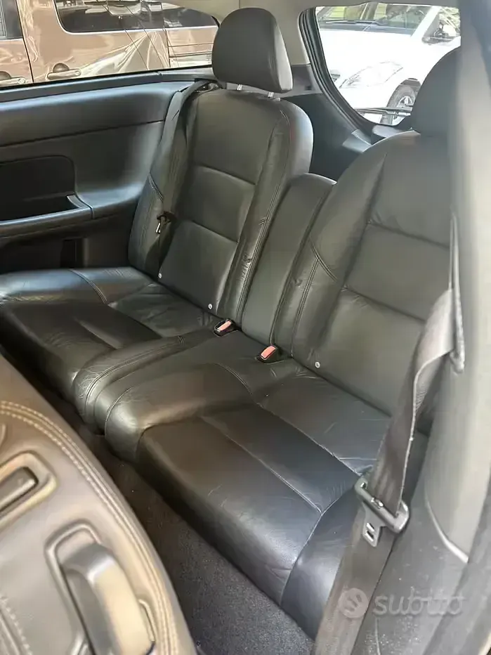Usata Volvo C30 115 CV (84 kW) 2011 Nero Utilitaria