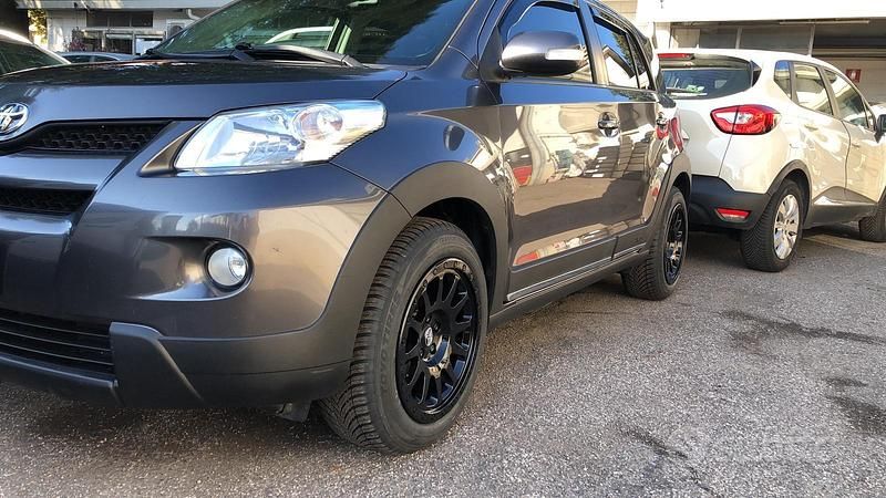 Usata Toyota Urban Cruiser 2010 Grigio Station wagon