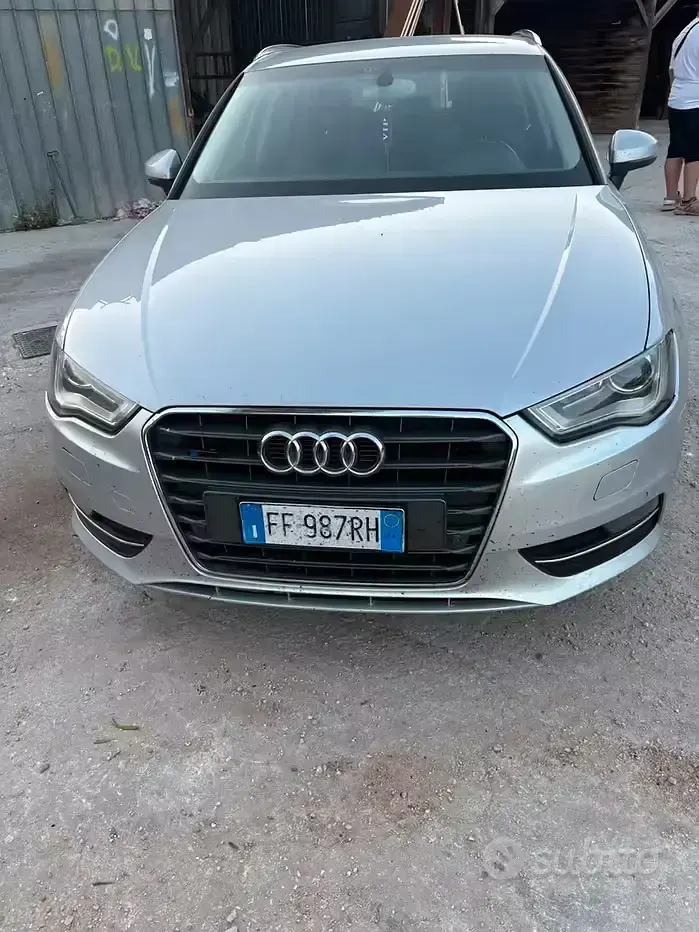 Usata Audi A3 150 CV (110 kW) 2014 Grigio