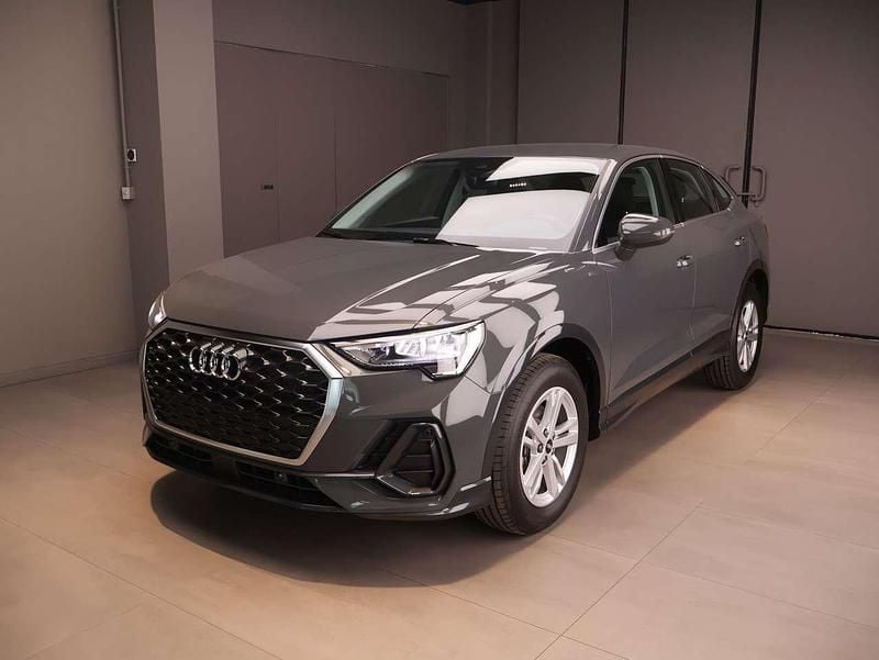 Nuova Audi Q3 Sportback 150 CV (110 kW) 2025 Grigio nano SUV