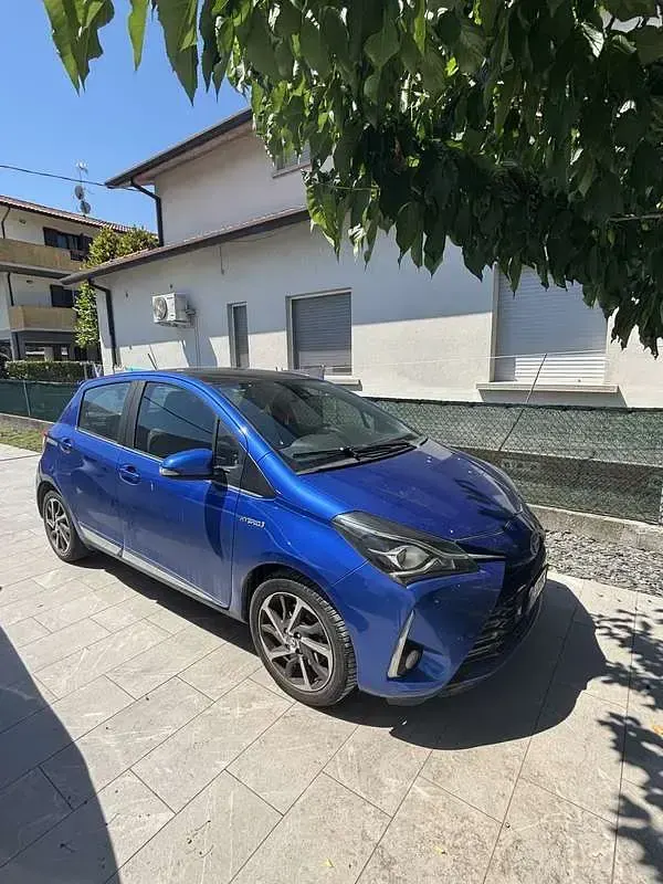 Usata Toyota Yaris Hybrid Edition 73 CV (53 kW) 2017 Berlina