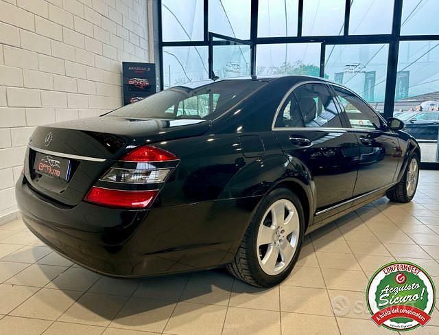 Usata Mercedes S500 386 CV (283 kW) 2005 Nero Berlina