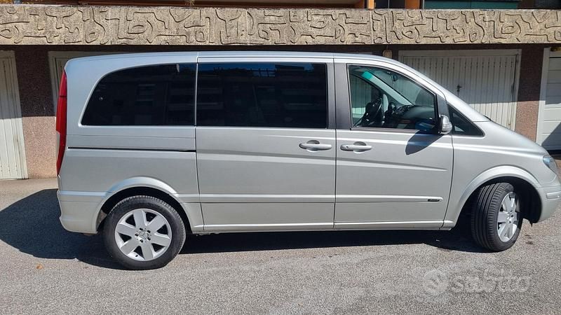 Usata Mercedes Viano 150 CV (110 kW) 2008 Grigio Monovolume