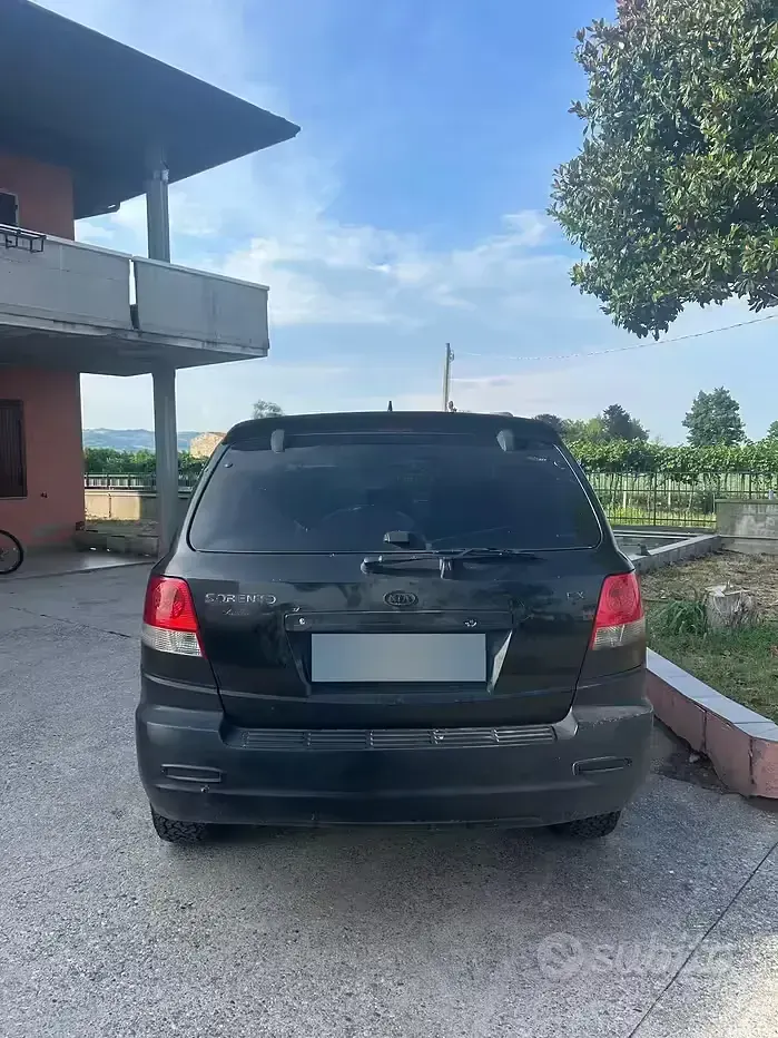Usata Kia Sorento 140 CV (102 kW) 2005 Nero SUV