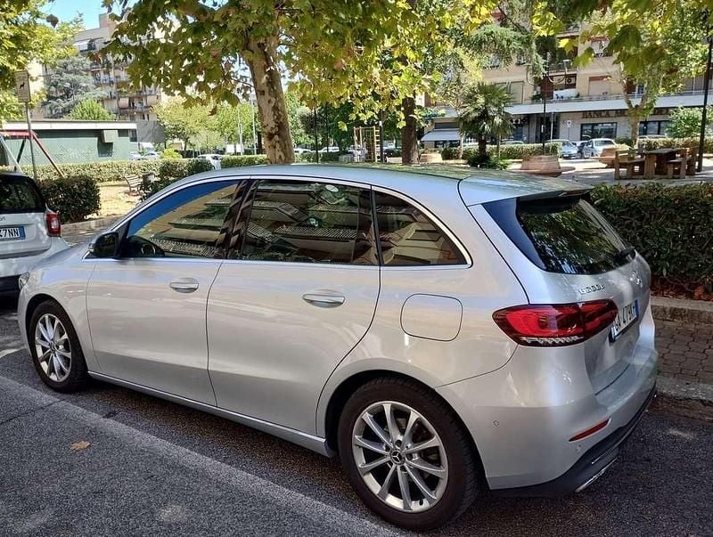 Usata Mercedes B200 Executive 150 CV (110 kW) 2020 Argento Monovolume