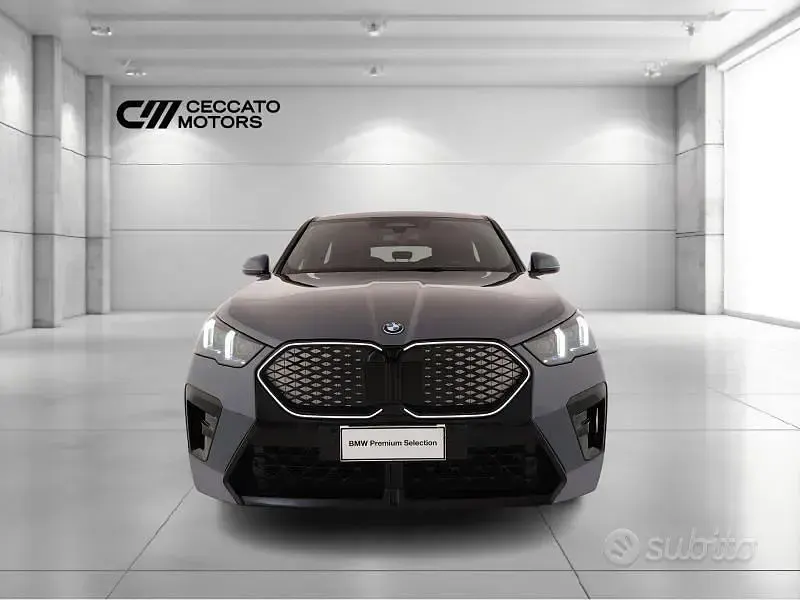 Usata BMW iX2 M Sport 150 kW (204 CV) 2025 Grigio SUV