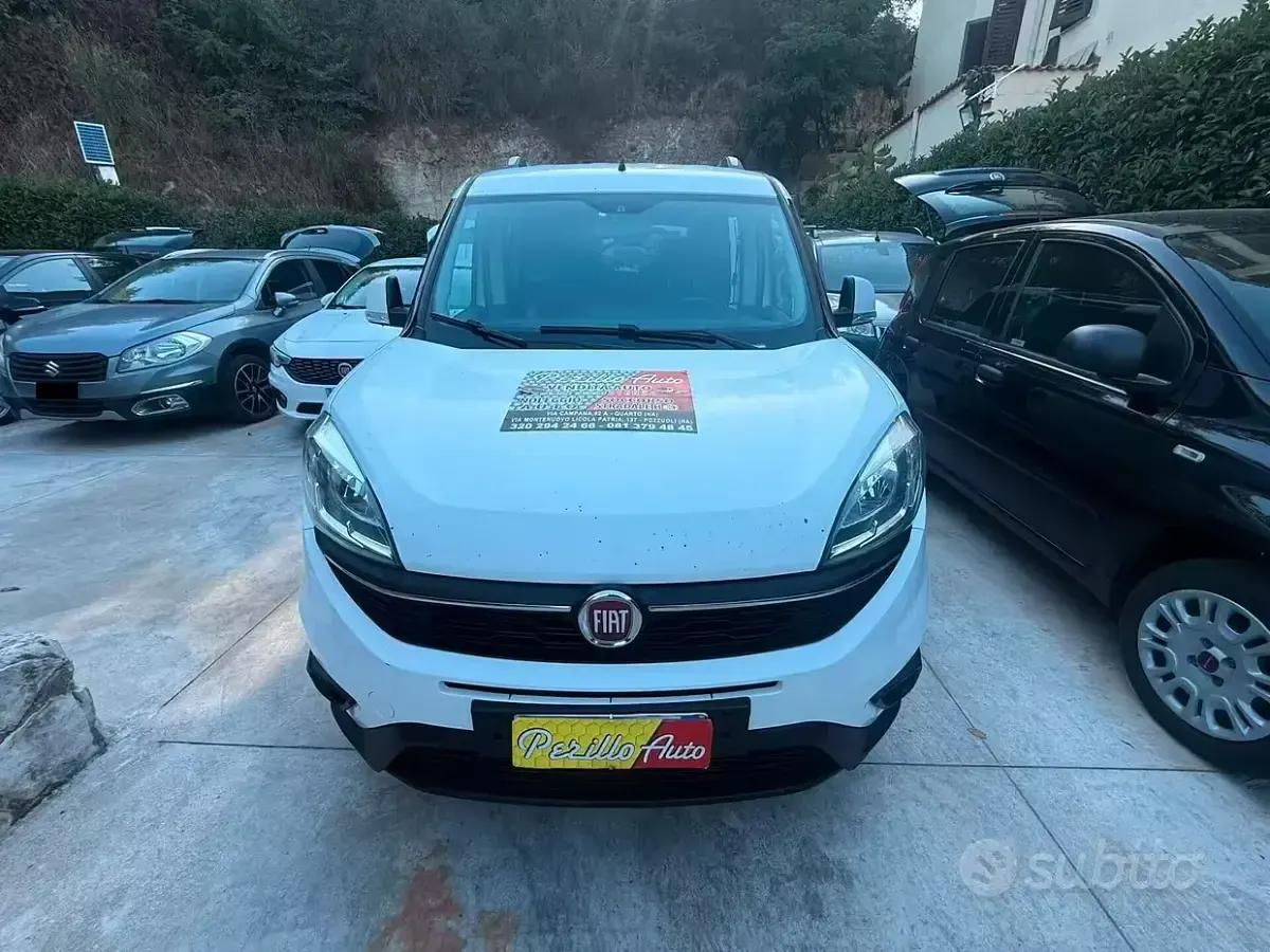 Usata Fiat Doblò Lounge 90 CV (66 kW) 2015 Bianco Monovolume