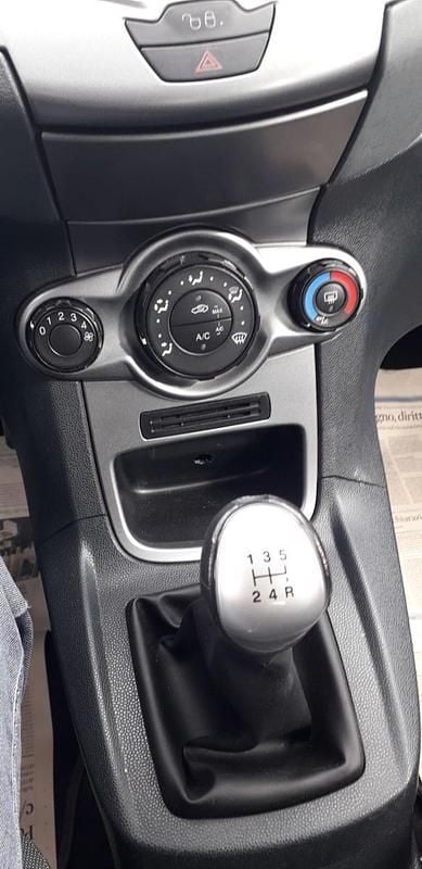 Usata Ford Fiesta Titanium 70 CV (51 kW) 2011 Blu Berlina