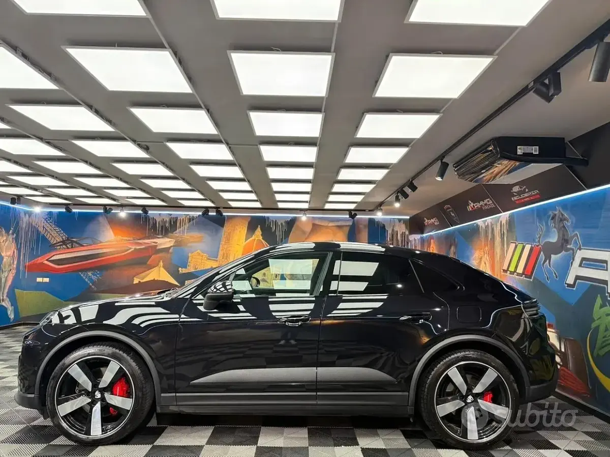 Usata Porsche Macan 380 kW (517 CV) 2025 Nero SUV